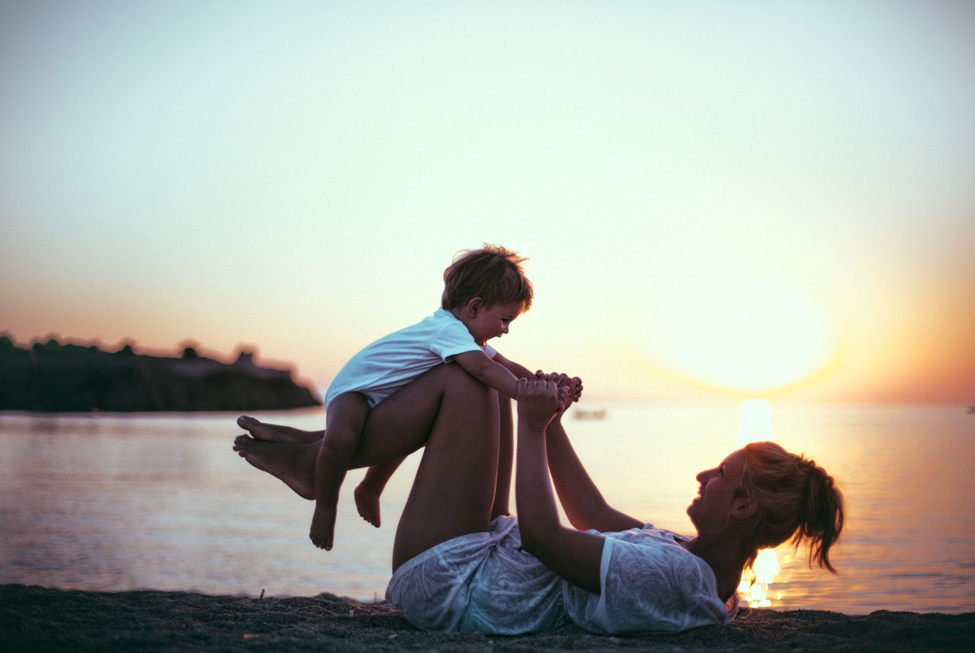 Postnatal exercise videos, mum and baby yoga videos, postnatal pilates online, barcelona