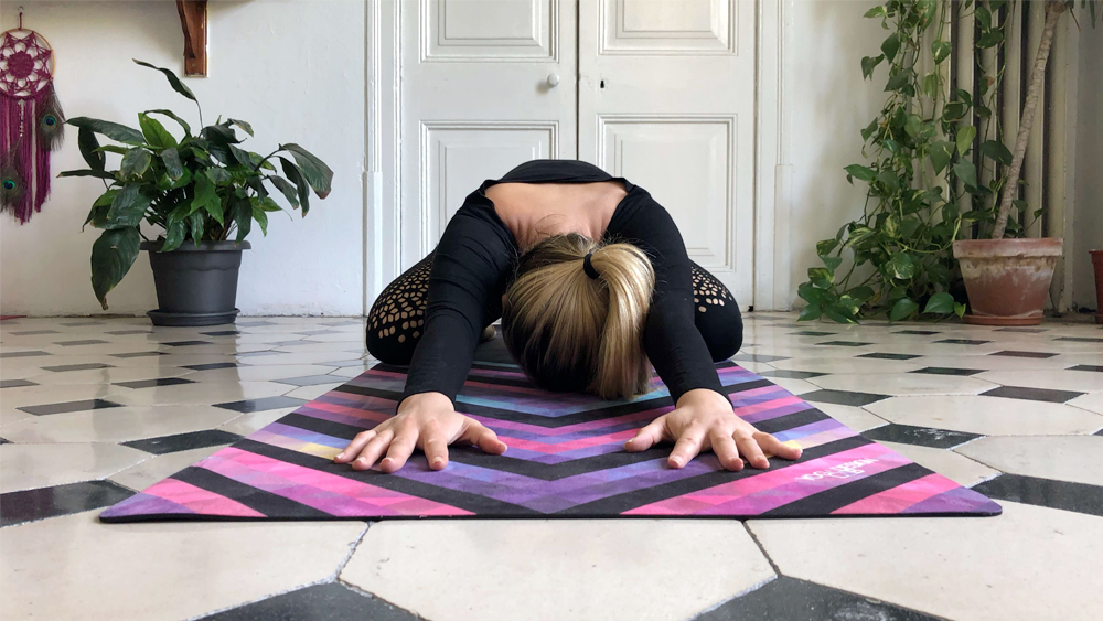 SyncCycleHomepage menstrual cycle yoga, yoga for women, moon yoga, femflow yoga